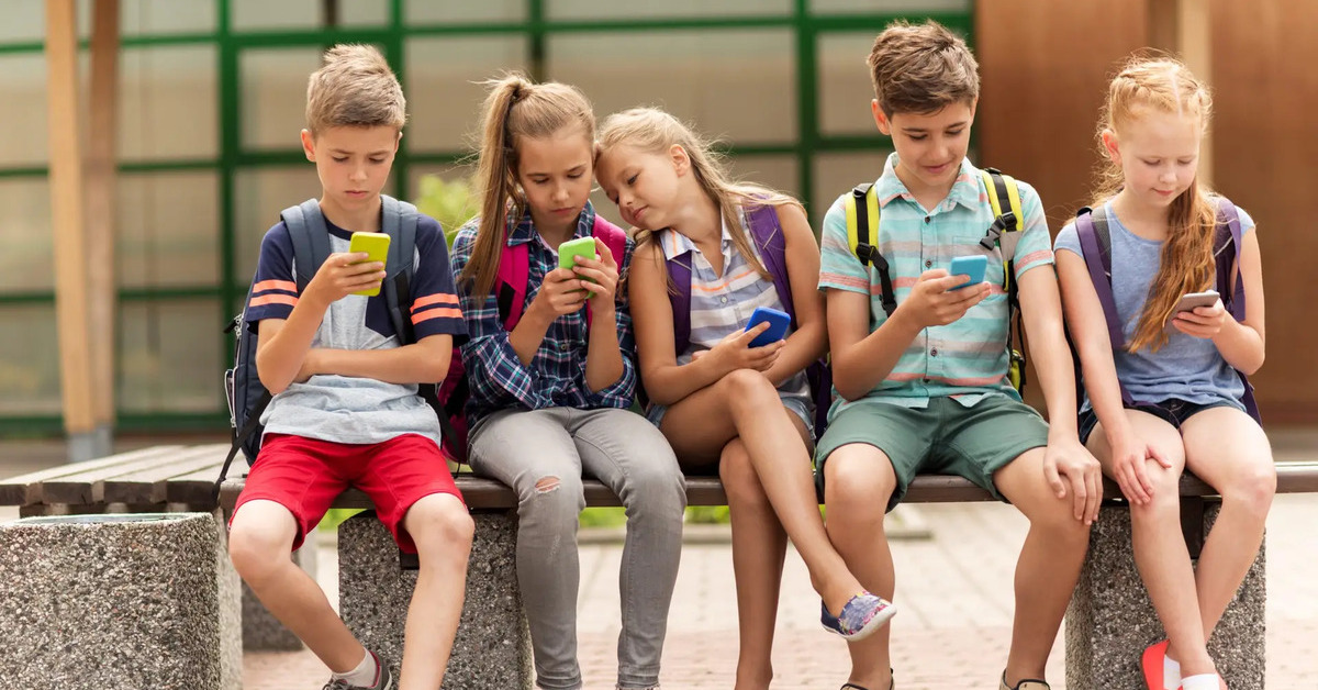 Essay - Kids using Digital - Little Authors